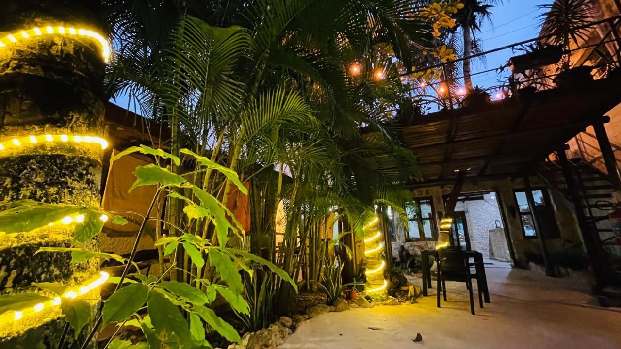 Hotel B&B - 5Th Avenue Πλάγια Ντελ Κάρμεν Εξωτερικό φωτογραφία The interior of the restaurant