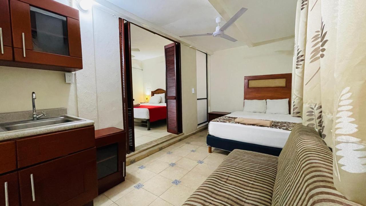 Hotel B&B - 5Th Avenue Πλάγια Ντελ Κάρμεν Εξωτερικό φωτογραφία A room at the hotel