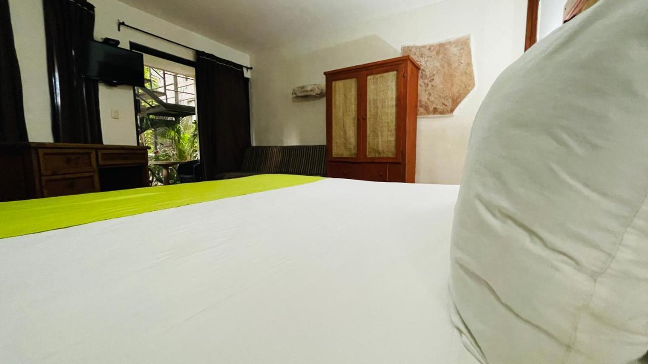 Hotel B&B - 5Th Avenue Πλάγια Ντελ Κάρμεν Εξωτερικό φωτογραφία A room at the hotel
