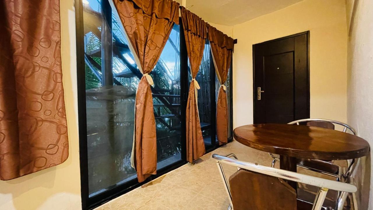 Hotel B&B - 5Th Avenue Πλάγια Ντελ Κάρμεν Εξωτερικό φωτογραφία A curtain
