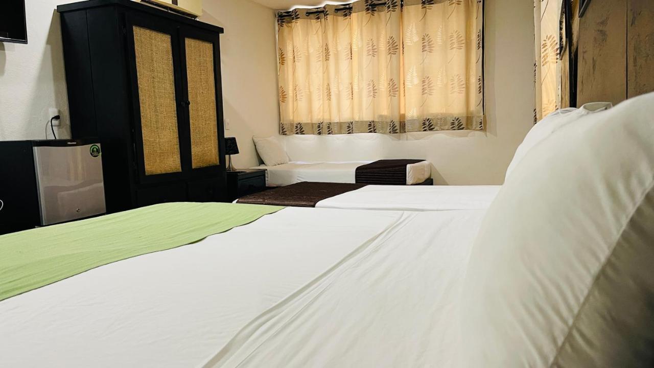 Hotel B&B - 5Th Avenue Πλάγια Ντελ Κάρμεν Εξωτερικό φωτογραφία A bedroom at the hotel