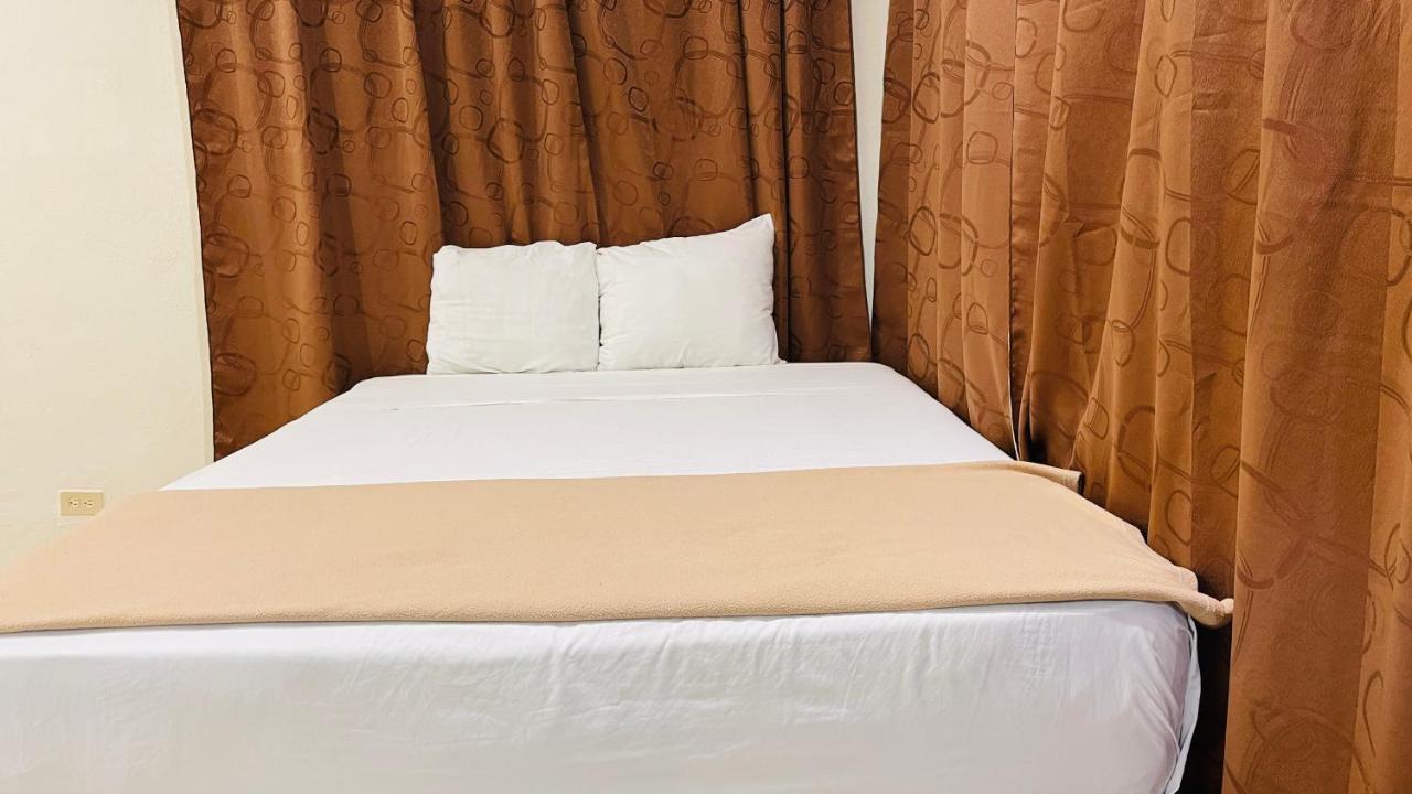 Hotel B&B - 5Th Avenue Πλάγια Ντελ Κάρμεν Εξωτερικό φωτογραφία A bed