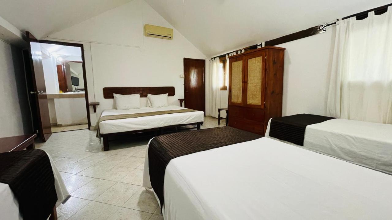 Hotel B&B - 5Th Avenue Πλάγια Ντελ Κάρμεν Εξωτερικό φωτογραφία A room at the hotel